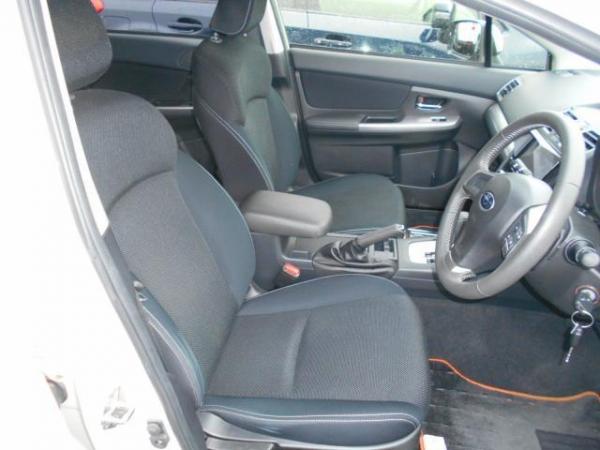 Subaru XV I Рестайлинг 2016 интерьер