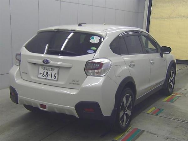Subaru XV I Рестайлинг 2016 белый сзади