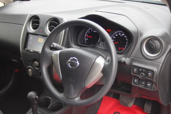 Nissan Note 2015 руль