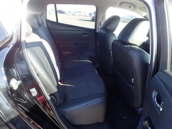Nissan Leaf 2014 задние сидения