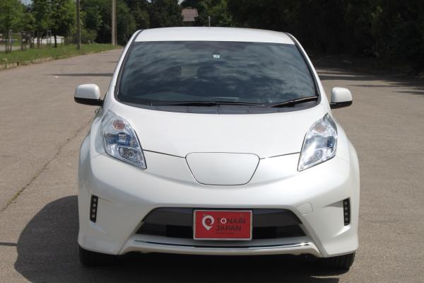 Nissan Leaf I 2015 белый спереди