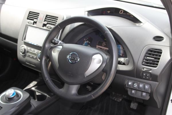 Nissan Leaf I 2015 руль