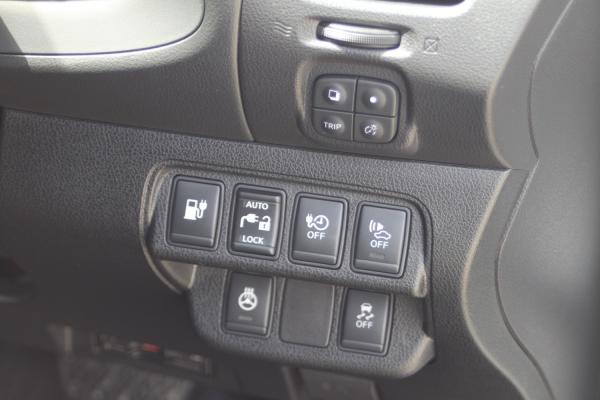 Nissan Leaf I 2015 кнопки