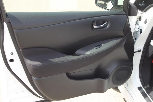 Nissan Leaf I 2015 белый левая дверь