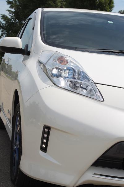 Nissan Leaf I 2015 белый правая фара