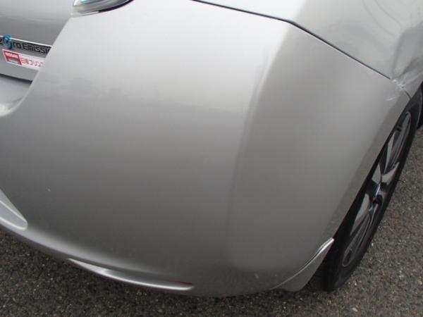Nissan Leaf серый задняя фара