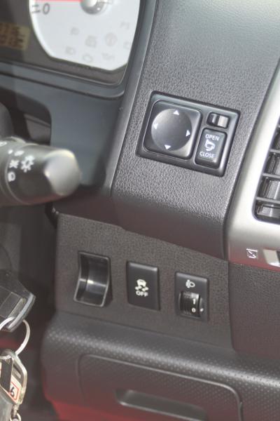 Nissan Wingroad III Рестайлинг кнопки