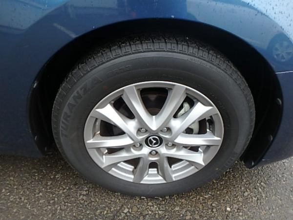 Mazda Axela Sport 2016 синий задние правое колесо