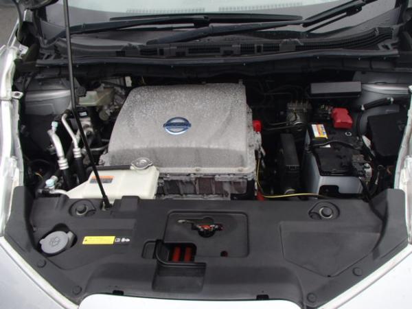 Nissan Leaf 2013 двигатель