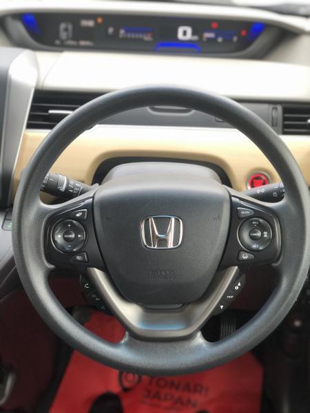 Honda Freed 2017 руль