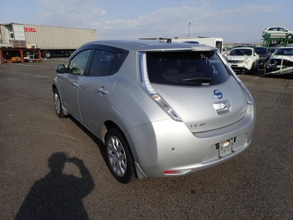 Nissan Leaf I 2013 серый левый бок сзади