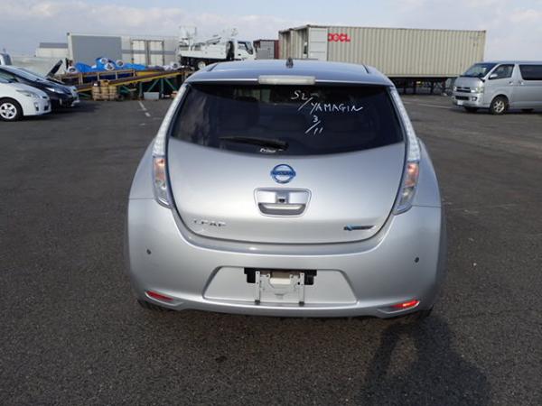 Nissan Leaf I 2013 серый сзади