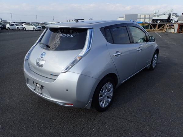 Nissan Leaf I 2013 серый правый бок сзади
