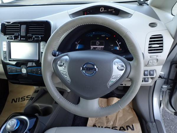 Nissan Leaf I 2013 серый руль