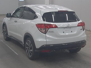 Honda Vezel 2017 белый сзади