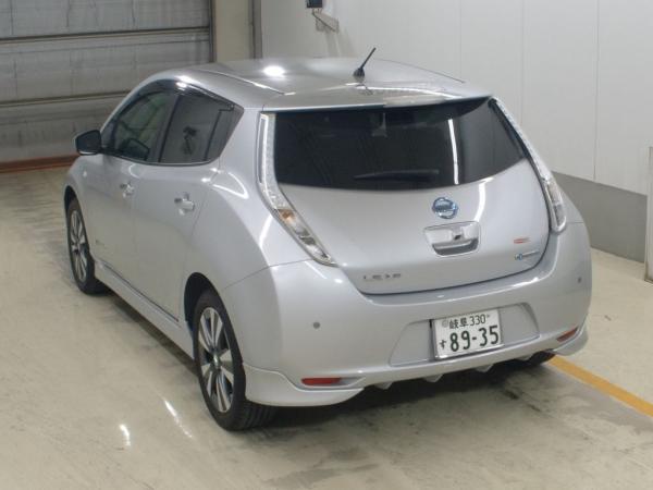 Nissan Leaf I 2016 серебристый сзади