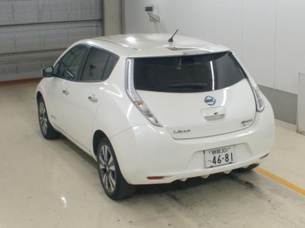 Nissan Leaf I 2016 белый вид сзади