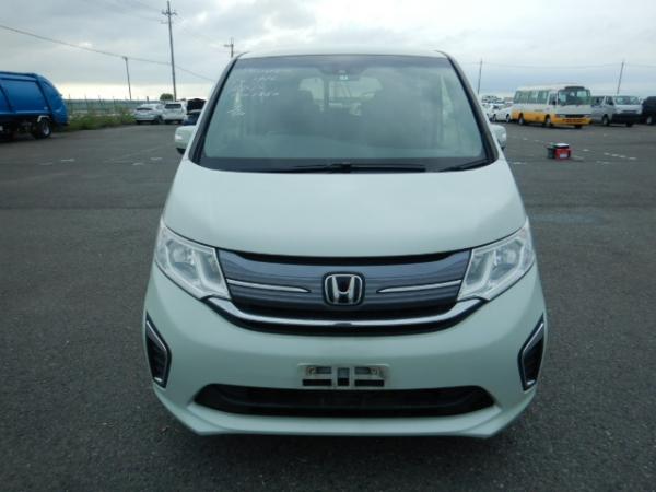 Honda stepwgn из японии