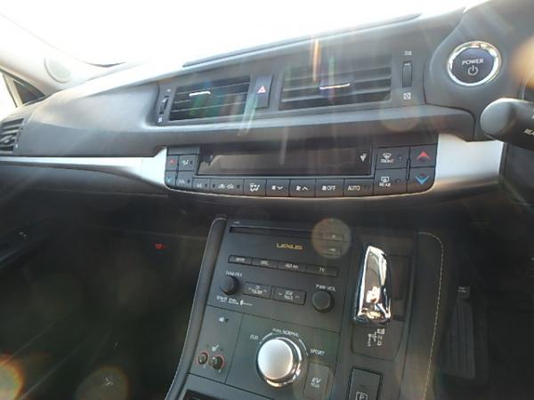 Lexus CT200h I