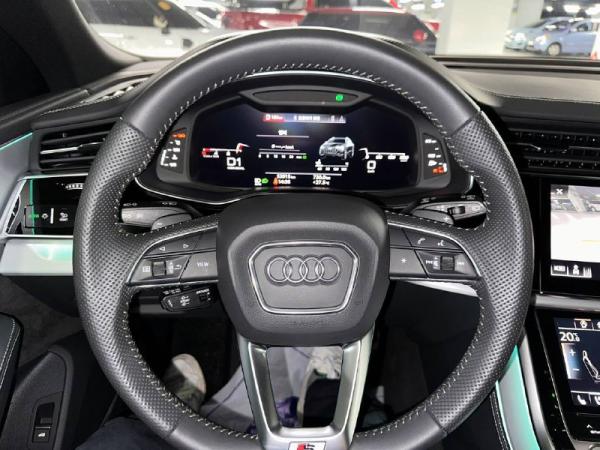 Audi Q8 I