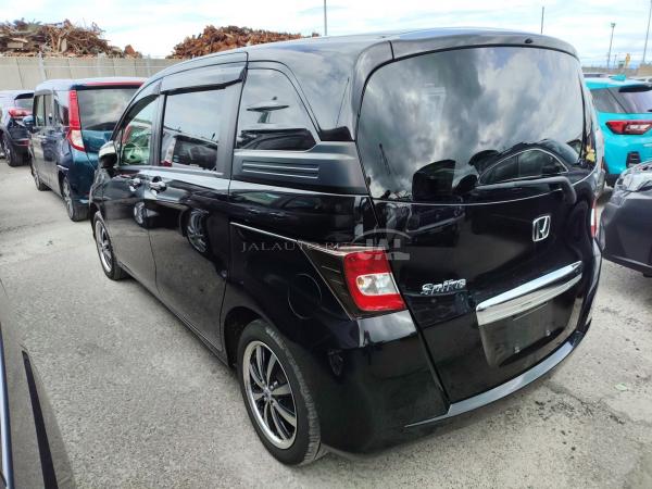 Honda Freed Spike I Рестайлинг