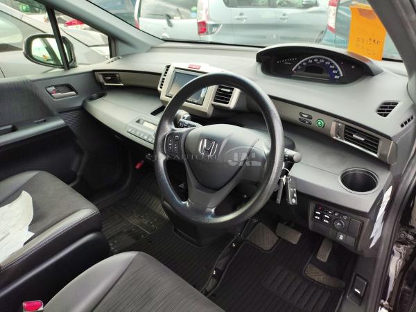 Honda Freed Spike I Рестайлинг